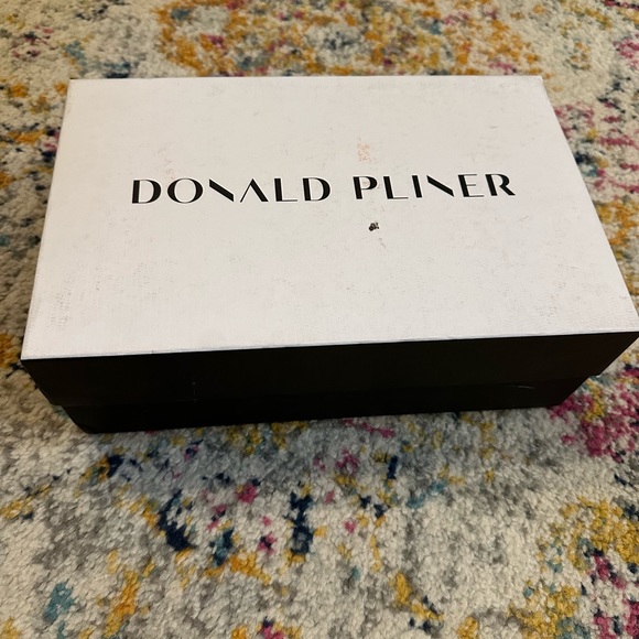 Donar Pliner “Olita Sandals”, Size 10, worn once, light bronze color, - Picture 2 of 7